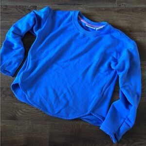 Tommy Bahama purple lightweight sweatshirt in size M (7/8)